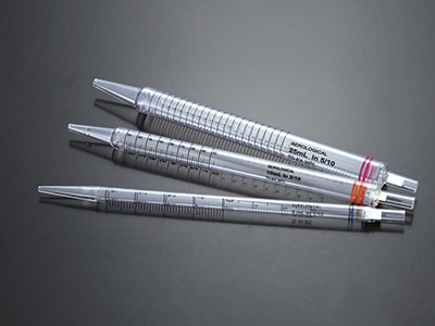 獨(dú)特的短管設(shè)計(jì)，符合人體工程學(xué)設(shè)計(jì)，可在層流罩下方使用