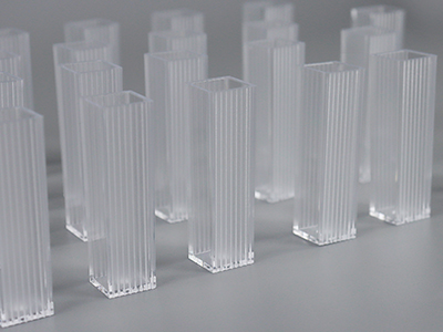 磨砂面設(shè)計，提供理想的標(biāo)簽和操作區(qū)