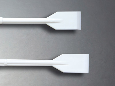 鏟刀成一定斜度，細胞不易堆積