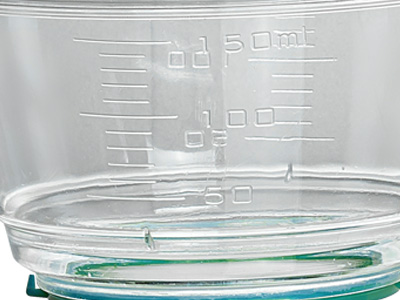 杯體透明，刻度清晰，便于觀察容量